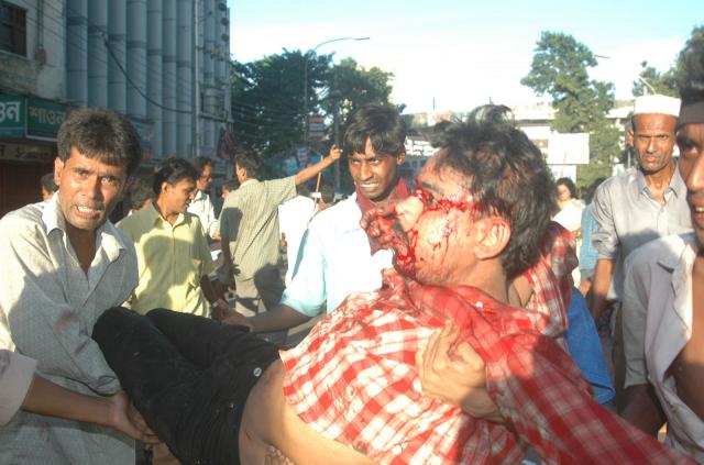 যারা যেভাবে পরিকল্পনা ও হামলা করেছিল
