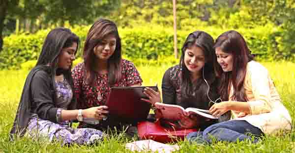 ফেসবুকে পোস্ট করার আগে যে বিষয়ে খেয়াল রাখবেন