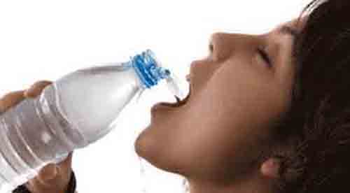 গরমে পানি কতটুকু খাবেন?