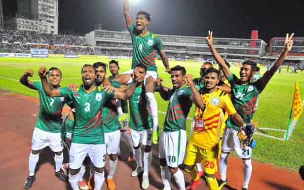 পাকিস্তানকে হারিয়ে সেমির পথে বাংলাদেশ