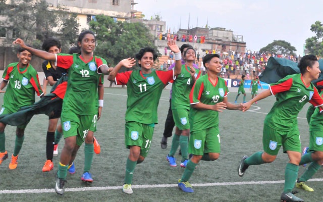 ভিয়েতনামকে হারিয়ে গ্রুপ চ্যাম্পিয়ন বাংলাদেশের মেয়েরা