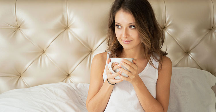 সকালে খালি পেটে চা খেলে কী হয়?