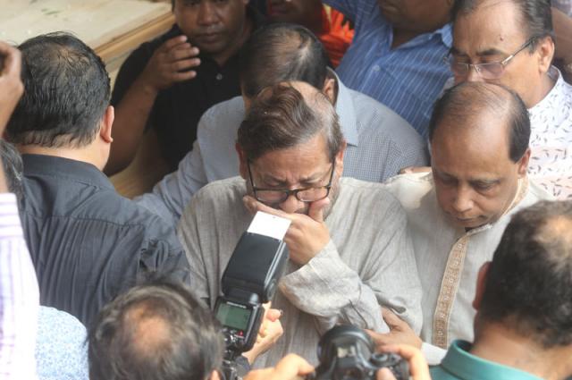 নিথর আইয়ুব বাচ্চুকে দেখে কাঁদলেন নূর