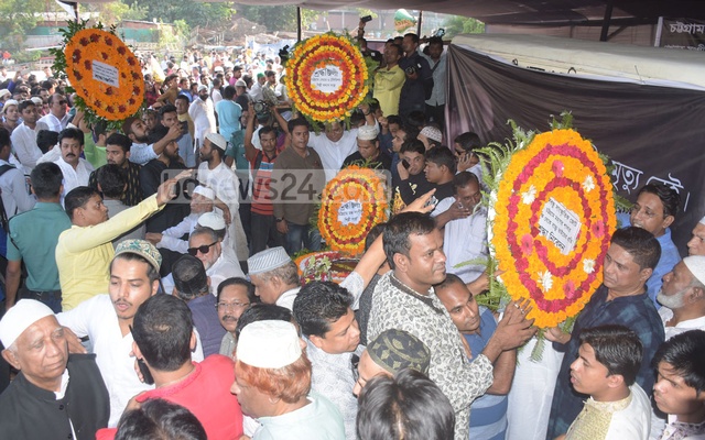 ‘গিটারের জাদুকরকে’ চট্টগ্রামবাসীর অশ্রুভেজা বিদায়