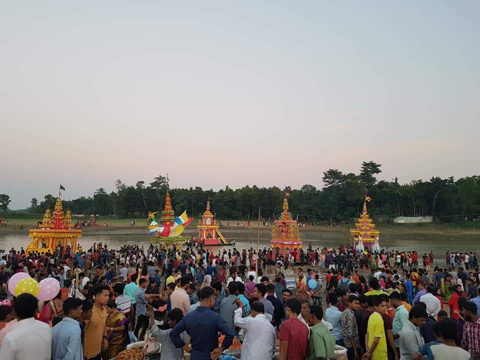 রামুর বাঁকখালী নদীতে কল্পজাহাজঃ বৌদ্ধদের সম্প্রীতির উৎসব