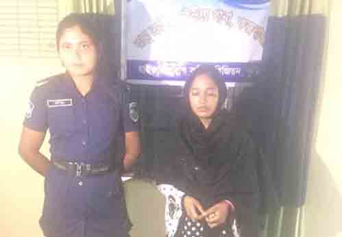 রামুতে গাঁজাসহ মহিলা পাচারকারী আটক