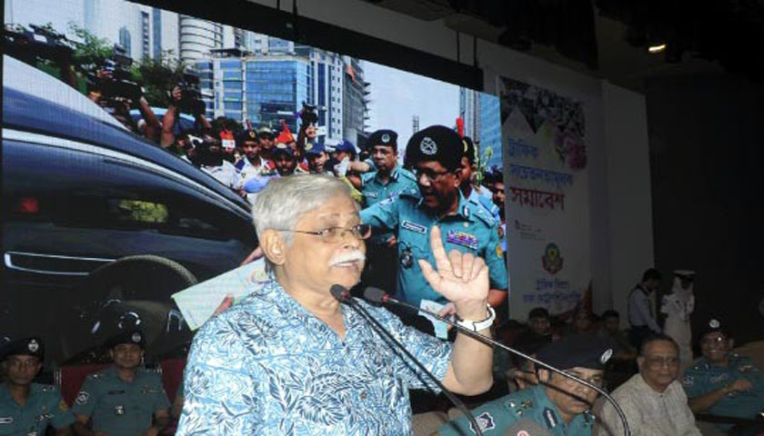 পাঠ্যসূচিতে ট্রাফিক আইন থাকা উচিত: মুহম্মদ জাফর ইকবাল