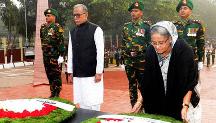 বুদ্ধিজীবী স্মৃতিসৌধে রাষ্ট্রপতি ও প্রধানমন্ত্রীর শ্রদ্ধা