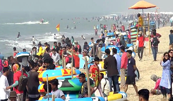 পর্যটকে সরগরম সৈকত নগরী কক্সবাজার