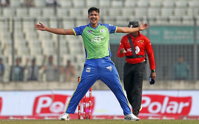 বোলিংয়ে নতুনত্ব আনার চেষ্টায় তাসকিন