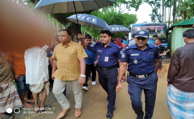 উখিয়ায় ৪ জনকে হত্যার ঘটনাস্থল পরিদর্শনে অতিরিক্ত ডিআইজি