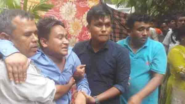 স্বজনহারা রোকনের আহাজারি -অন্তত একজন যদি রেখে যেত, এখন আমি কি নিয়ে বাঁচবো