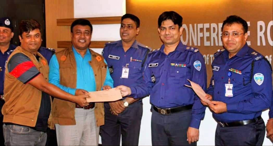 ফেনী জেলার শ্রেষ্ঠ অফিসার ডিবির ওসি রনজিত কুমার বড়ুয়া