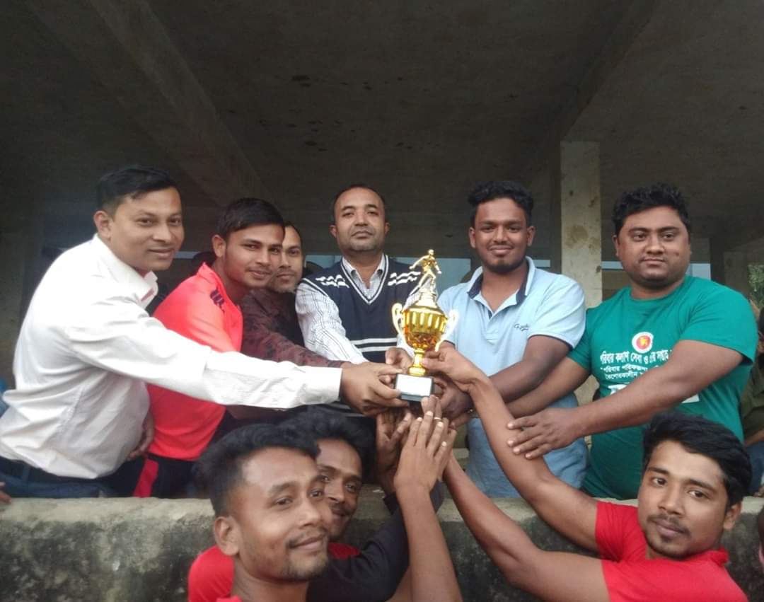 গর্জনিয়ায় হিন্দু সম্প্রদায়ের ফুটবল টুর্ণামেন্ট : ‘খেলাধুলা মাদক থেকে শিক্ষার্থীদের দূরে রাখে’