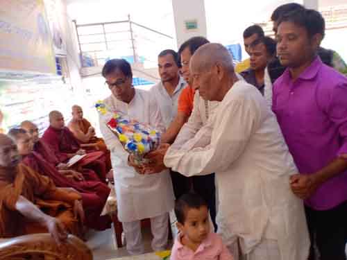 রামু আর্যসত্য মানব কল্যাণ সংস্থার উদ্যোগে পন্ডিত সত্যপ্রিয় মহাথের’র স্মরণে অষ্টপরিষ্কারসহ সংঘদান ও বস্ত্রবিতরণ সম্পন্ন