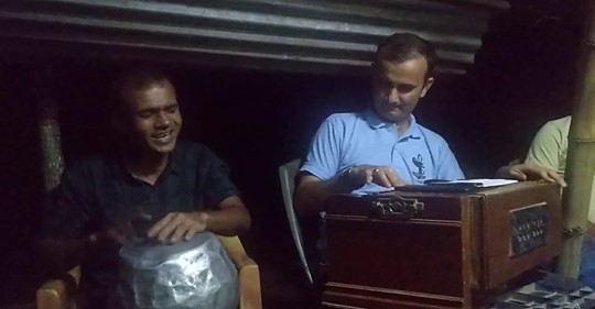 অভাগা যেদিকে যায়, সাগর শুকায়ে যায়