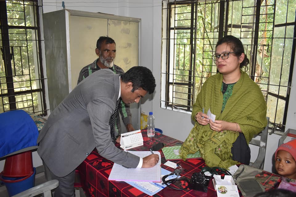 রামুতে ভিটামিন এ ক্যাপসুল ক্যাম্পেইন বাস্তবায়নে সারাদিন ব্যস্ত সময় কাটালেন প্রধান স্বাস্থ্য কর্মকর্তা