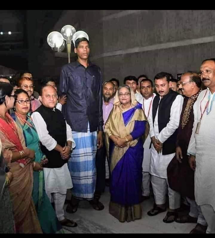 দেশের লম্বা মানুষ জিন্নাতের মরদেহ গর্জনিয়ার পথে : জানাজা আজ বিকেল ৩টায়