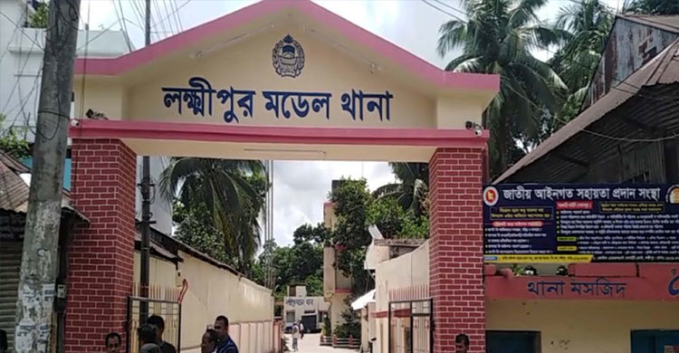 মসজিদে পাঁচের অধিক মুসল্লি, লক্ষ্মীপুরে ইমাম আটক