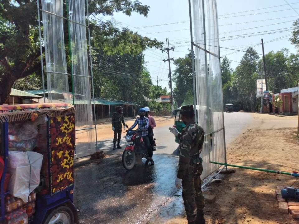 বাস্তুচ্যুত রোহিঙ্গা ক্যাম্পে রামু সেনানিবাসের ডিজইনফেকশন বুথ স্থাপন