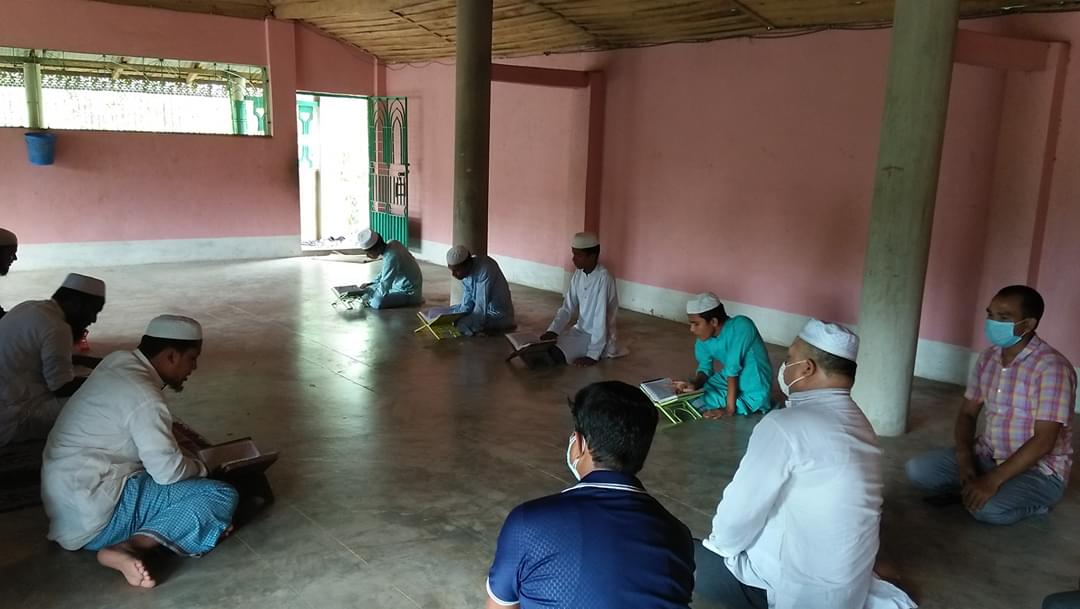 মন্ত্রী বীর বাহাদুরের সুস্থ্যতা কামনায় নাইক্ষ্যংছড়িতে খতমে কোরআন