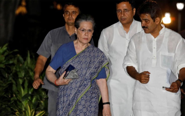 উত্তেজনা-শোরগোল, অবশেষে কংগ্রেসের নেতৃত্বে থাকলেন সোনিয়াই
