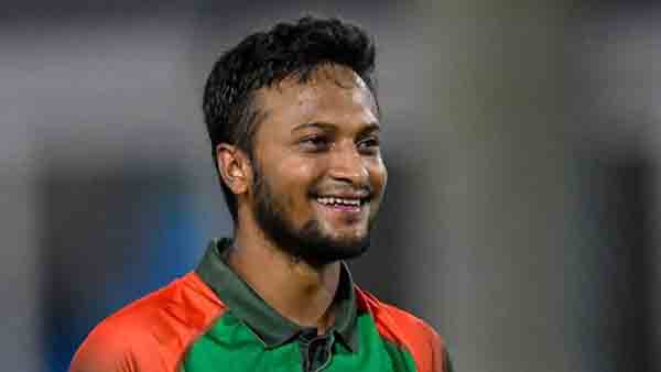 নীরবেই দেশে ফিরলেন সাকিব