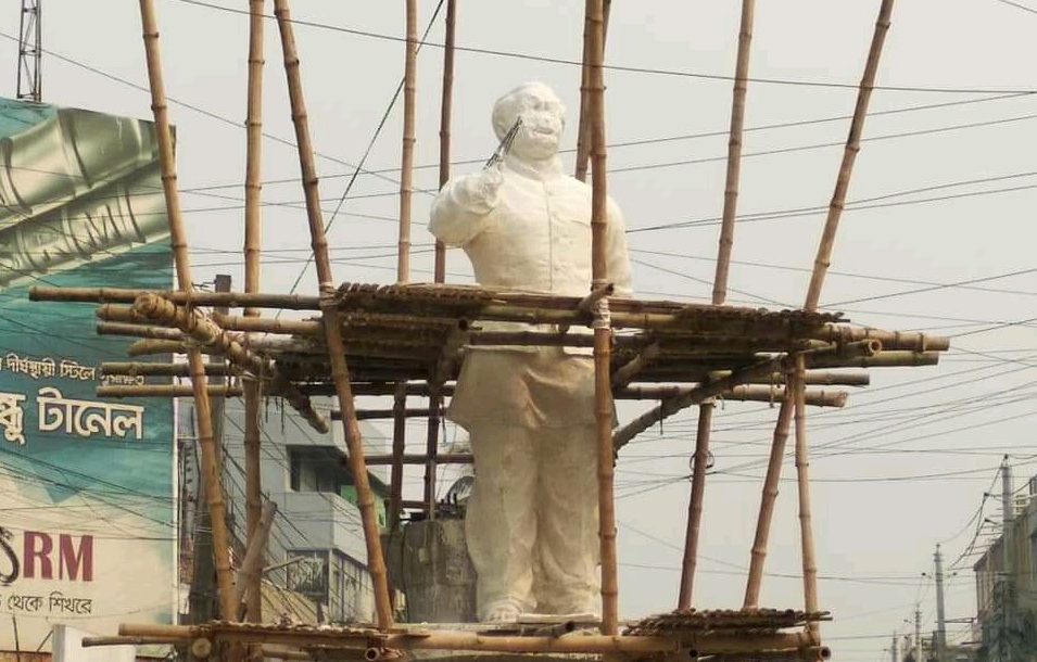 ভাস্কর্য ভাঙচুর : দেশব্যাপী সমাবেশের ঘোষণা যুবলীগ-ছাত্রলীগের