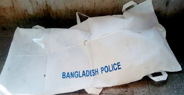 অটোরিকশার চাকায় ওড়না পেঁচিয়ে প্রাণ গেল নারীর