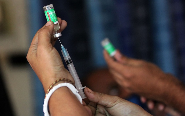 দ্বিতীয় ডোজের সঙ্গে চলবে প্রথম ডোজের টিকাদান