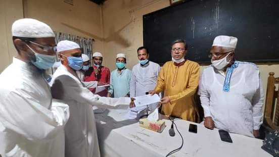 লামায় ২৬৬ আলেমকে ঈদ উপহার বিতরণ