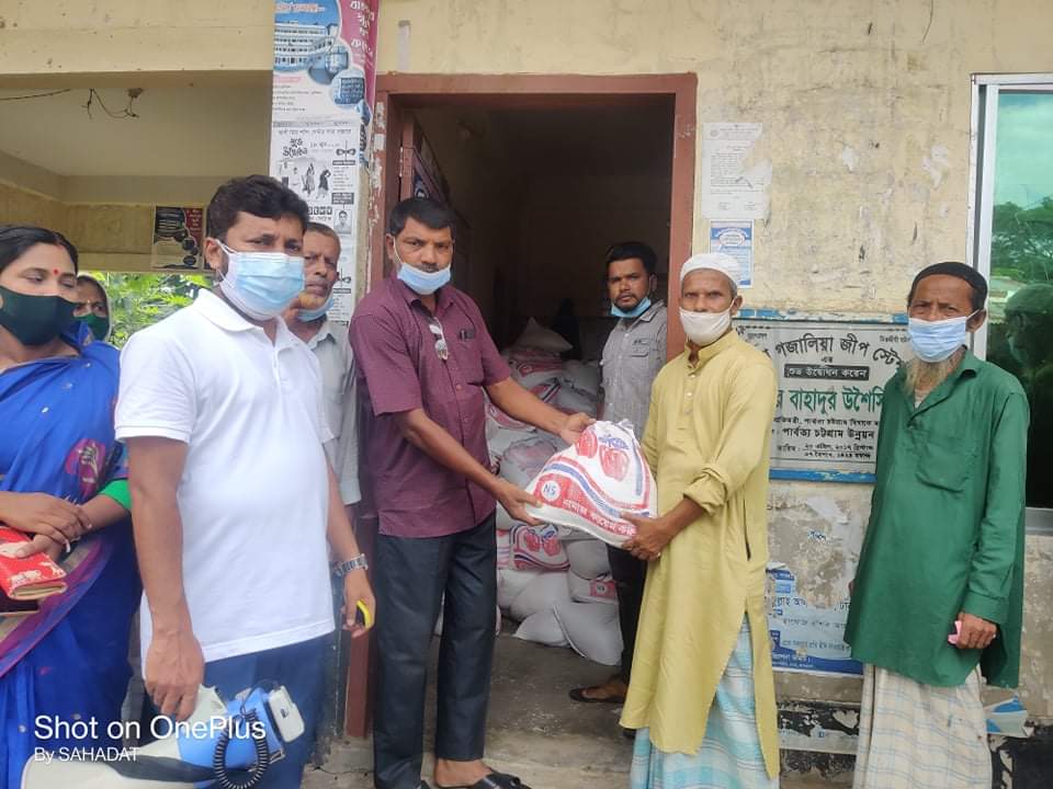 লামায় প্রধানমন্ত্রীর ভিজিএফ’র চাউল বিতরণ