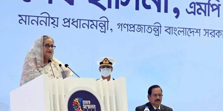 কর হার নয়, করদাতার সংখ্যা বাড়ানোর পরামর্শ প্রধানমন্ত্রীর