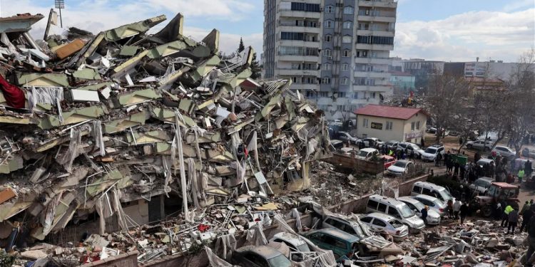 প্রাণহানি ছাড়াল ১৯ হাজার, জীবিতদের উদ্ধারের আশা ক্রমশ ক্ষীণ