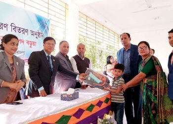 রামুতে রাষ্ট্রপতি কার্যালয়ের সচিবের শীতবস্ত্র ও শিক্ষা উপকরণ বিতরণ