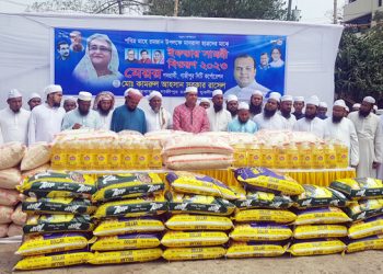 গাজীপুরে অর্ধশতাধিক মাদরাসায় যুবলীগ নেতা রাসেল সরকারের ইফতারসামগ্রী বিতরণ