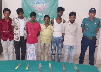 গাজীপুরে ধারালো চাকুসহ ৬ ডাকাত গ্রেফতার