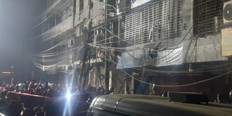 গুলিস্তানে বিস্ফোরণ : উদ্ধার অভিযান আপাতত স্থগিত