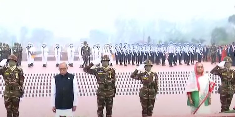 স্বাধীনতা দিবসে স্মৃতিসৌধে রাষ্ট্রপতি-প্রধানমন্ত্রীর শ্রদ্ধা