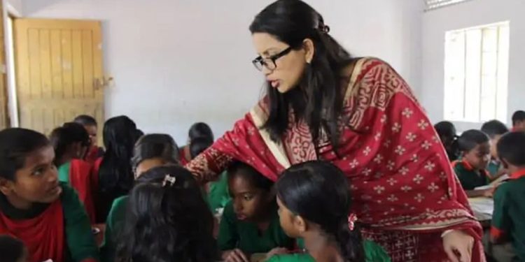 প্রাথমিকের শিক্ষকদের আন্তঃজেলা বদলি শুরু