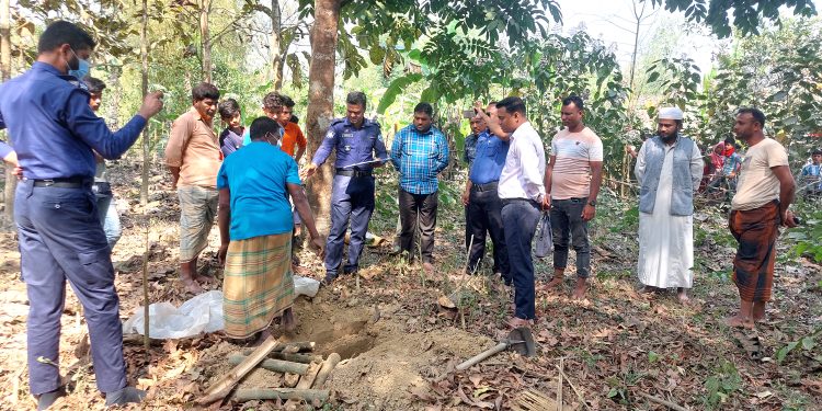 রামুতে দাফনের ৩ মাস পর নবজাতকের মৃতদেহ উত্তোলন