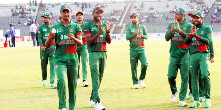 ইতিহাস গড়ে ১০ উইকেটে জয়, সিরিজ বাংলাদেশের