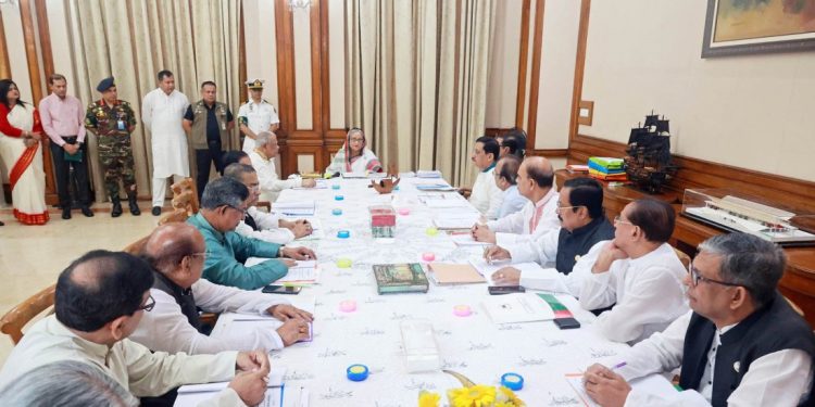 মার্কেটে আগুন নাশকতা কি না, খতিয়ে দেখতে বললেন প্রধানমন্ত্রী