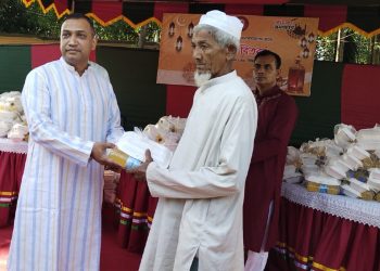 রামুতে অসহায়-দরিদ্র জনসাধারণের মাঝে বিজিবির ইফতার বিতরণ