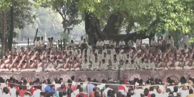 রমনার বটমূলে চলছে ছায়ানটের বর্ষবরণ অনুষ্ঠান