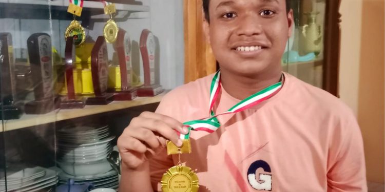 চ্যানেল আই সেরাকন্ঠ টপ ৩০ এ রামুর ইশমাম কবির