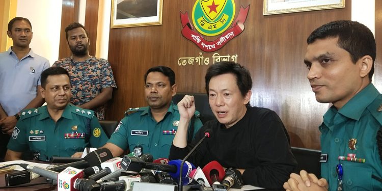 জাপানি ২ পর্যটকের সব লুটে নিয়ে কক্সবাজার ভ্রমণ, গ্রেপ্তার ৩