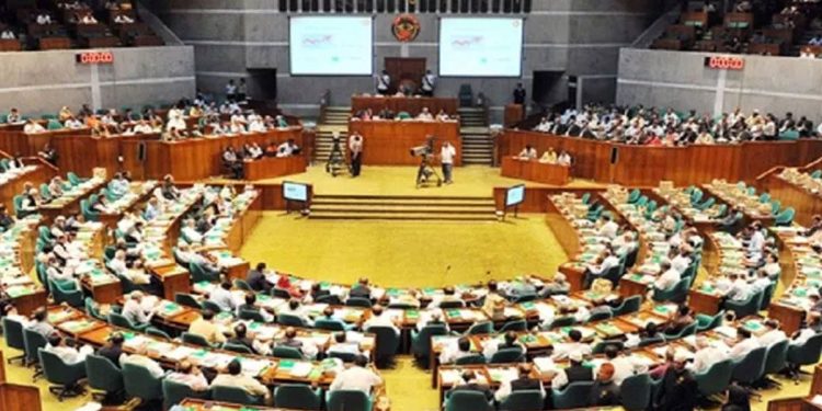 হাসপাতাল ও পরিবহনে ধর্মঘট নিষিদ্ধের ক্ষমতা পাচ্ছে সরকার