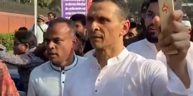 ৩ দফা দাবি নিয়ে গণভবনে সোহেল তাজ