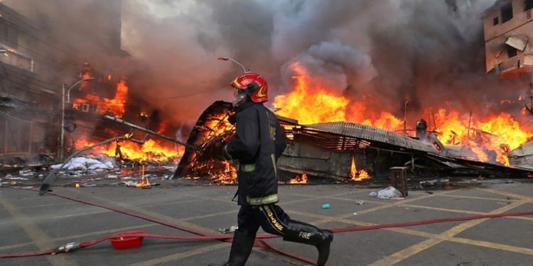 আন্তর্জাতিক গণমাধ্যমে বঙ্গবাজারের আগুন